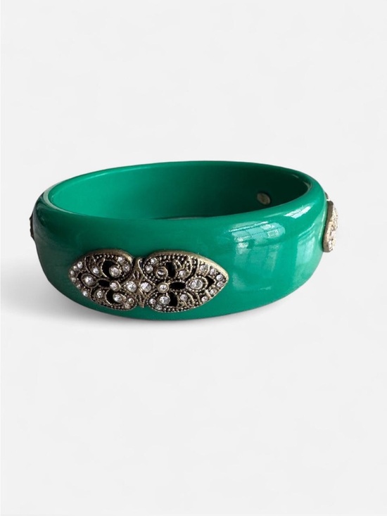 Premier Designs Jewelry - Premier Designs "Roaring Chic" Green Acrylic Bangle Bracelet - Size 8